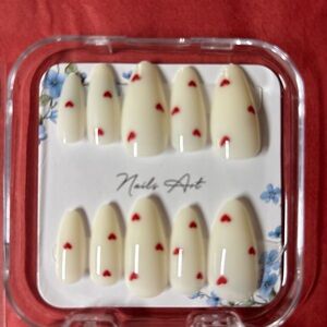 VALENTINE NAILS.. Chic Heart Design Press-On Nails

1 set $15, 2 sets $25